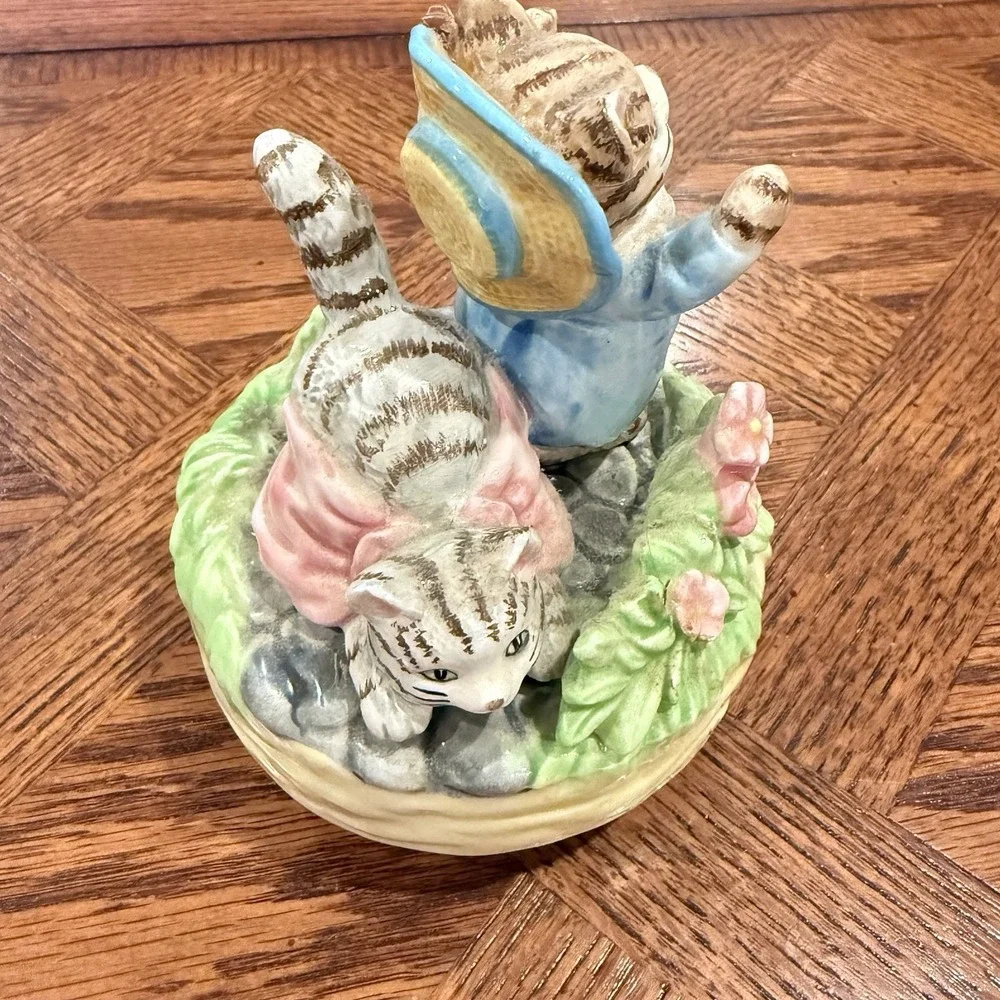 Schmid Tale Of Tom Kitten Musical Box Beatrix Potter Ceramic Cat Easter Decor